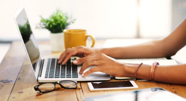 When Should I Use AI for Money and Life?